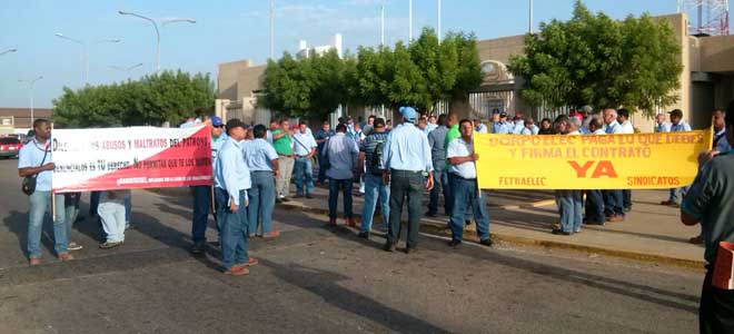 Los trabajadores se mantienen en movilizaciones y asambleas en la sede de la empresa. (Foto: Cortesu00eda STIEEZ)