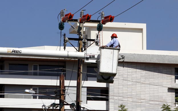 Los trabajadores de la estatal elu00e9ctrica denuncian que sus sueldos no estu00e1n acordes con la inflaciu00f3n