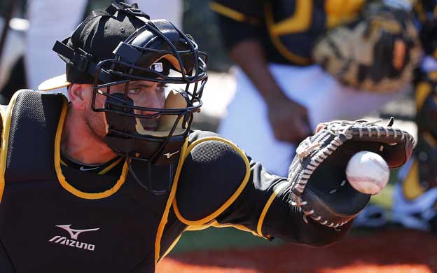 El venezolano Francisco Cervelli guiaru00e1 desde la receptoru00eda las secuencias de pitcheo de los brazos de los Piratas. (Foto: AP)