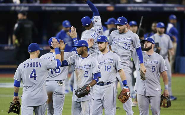Alcides Escobar fue la gru00faa de Kansas City con cuatro remolcadas. (Foto: AP)