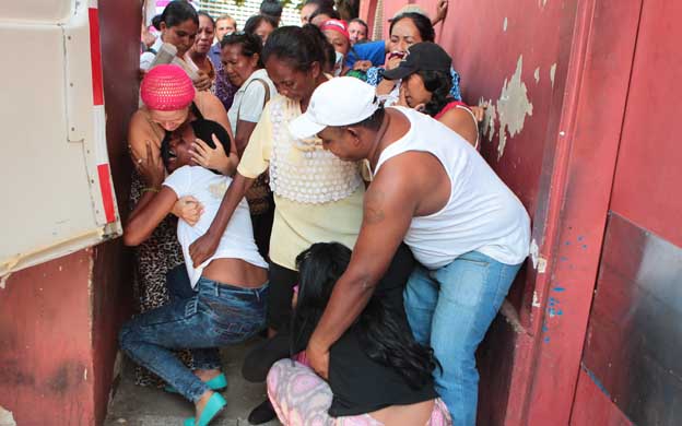 Los familiares de Ortega clamaban justicia a las autoridades policiales. (Foto: Diego Graterol)