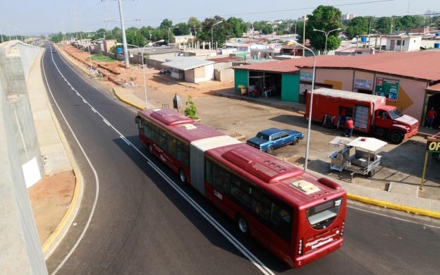 Un grupo de periodistas acompau00f1u00f3 al presidente de Hidrolago en el recorrido de ayer. (Foto: Cortesu00eda Metro de Maracaibo)u00a0