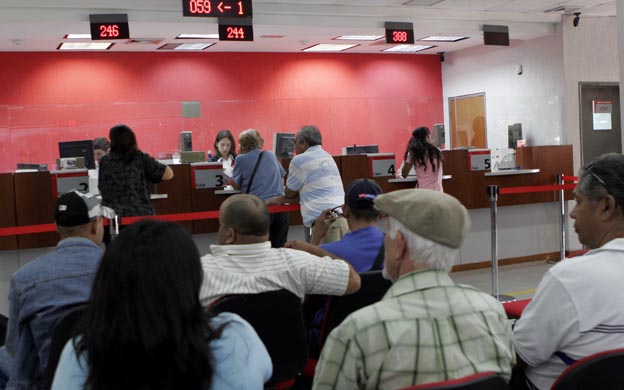 Las entidades bancarias trabajaru00e1n desde las 9.00 de la mau00f1ana hasta las 4.00 de la tarde. (Foto: Archivo)
