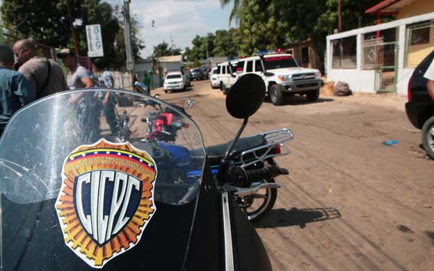 Los efectivos de la Policu00eda cientu00edfic a levantaron el cuerpo de Carrillo y lo trasladaron a la morgue. (Foto: Archivo)