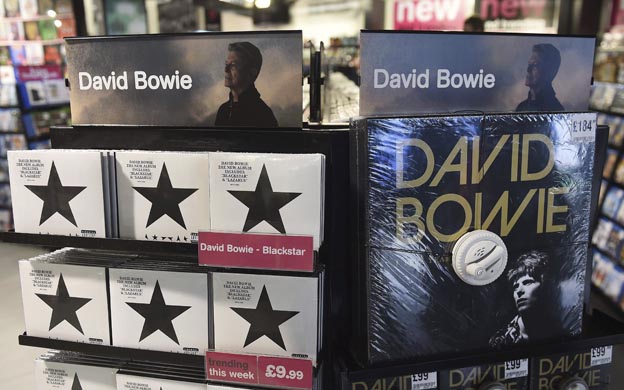 Blackstar saliu00f3 a la venta dos du00edas antes de la muerte del mu00fasico David Bowie. Esta semana consiguiu00f3 el #1 en las listas de los Estados Unidos. (Foto: AP)