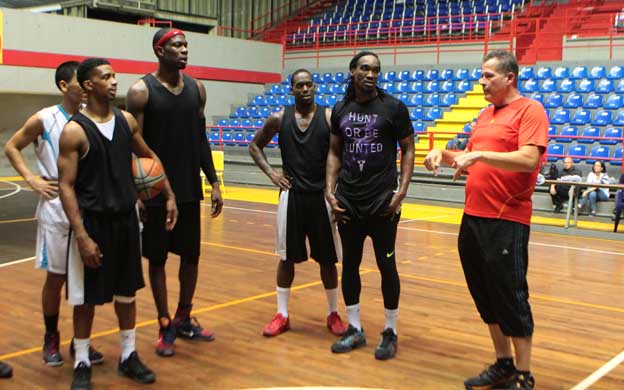 O u2019Darien Bassett y Blake Walker seru00e1n mu00e1s protagonistas con Gaiteros de acuerdo al coach Jorge Arrieta. (Foto: Dabelis Delgado)