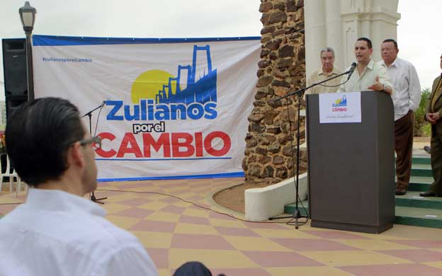 El Movimiento Zulianos por el Cambio juramentu00f3 ayer a sus representantes de la sociedad civil. (Foto: Maru00eda Fuenmayor)