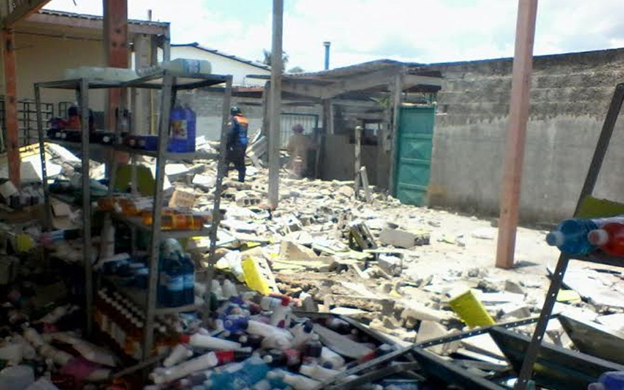 La explosiu00f3n acabu00f3 con las paredes de la panaderu00eda. (Foto: Cortesu00eda El Pitazo)