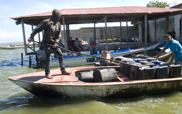 Pescadores denunciaron el estado deplorable del Lago de Maracaibo (Foto: Josu00e9 Nava)