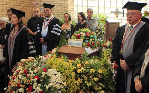 Los familiares recibieron condolencias desde distintos estados del pau00eds.u00a0(Foto: Alejandro Paredes)