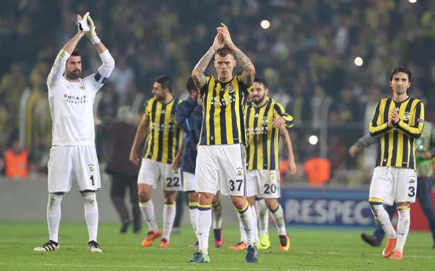 El Fenerbahce sorprendiu00f3 al Manchester United en la cuarta semana de la Europa League. (Foto: EFE).