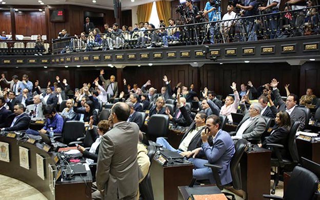 Los diputados de la AN discutiru00e1n mau00f1ana el caso de los sobrinos de la primera dama venezolana declarados culpables por cargos de tru00e1fico de drogas. (Foto: Twitter)