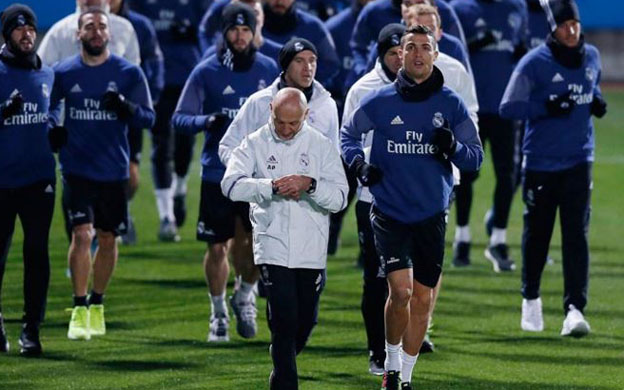 El Real Madrid comenzu00f3 a entrenar en el estadio Mitsuzawa apenas 12 horas despuu00e9s de haber aterrizado en Japu00f3n.u00a0