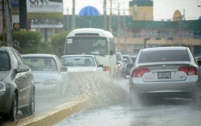 Lluvias ocasionan fallas eléctricas en el Zulia