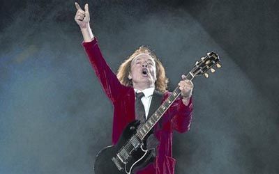 Barcelona rinde culto a AC/DC