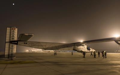 Solar Impulse II espera en Japón