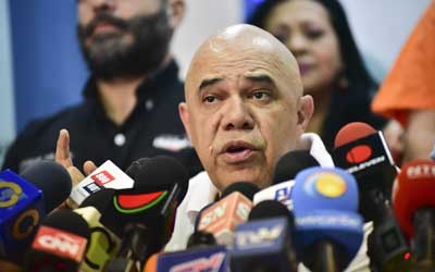 MUD espera por planchas para dar agenda de campaña