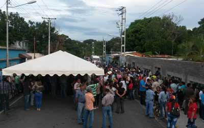 Dos mil fanáticos despiden  a la “Veguera” en Tinaquillo