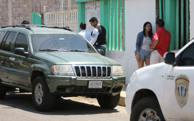 Tirotean a dos primas y les roban tres mil 800 dólares