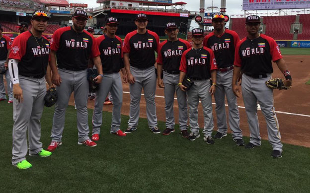 El grupo seis peloteros venezolanos actuu00f3 en Juego de las Futuras Estrellas. (Foto: @lasmayores)