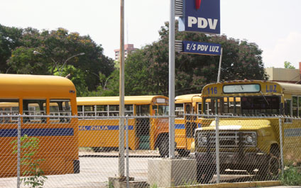 Rechazan que se usen buses de LUZ para llevar comida