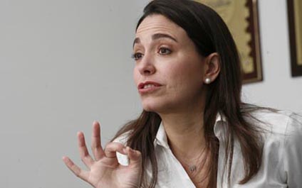 Contraloría General inhabilita a María Corina Machado
