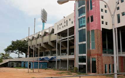 La burocracia “se atraganta” con el polideportivo Luis Aparicio