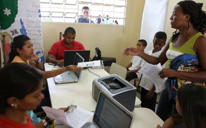 Activan 16 oficinas del Saime en Zulia para cedulación escolar