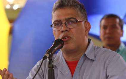 Elías Jaua culpa de la escasez a “banqueros prófugos en EEUU”