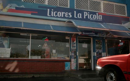 En peligro de cierre ocho mil licorerías