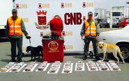 Falso militar intenta pasar marihuana por el Puente