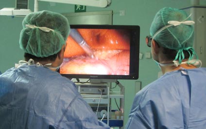 Científicos prueban cirugía para combatir la obesidad