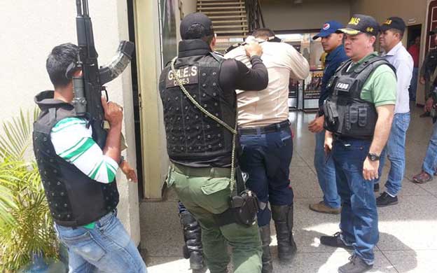 Reportan desbordamiento del río Castaño en Maracay