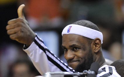LeBron James firma acuerdo con Warner Bros.