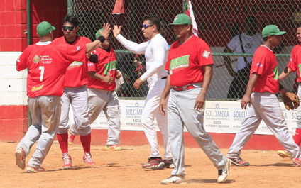 Socios sorprende a Sureños Soy