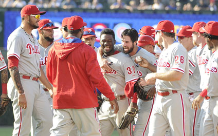 Cole Hamels logra un no hitter  con ayuda de Odúbel Herrera