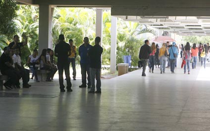 Exonerarán pagos de cursos de verano en LUZ