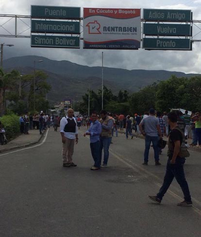 Bloque Parlamentario del Zulia y UNERMB certifican en Políticas Publicas a líderes indígenas 