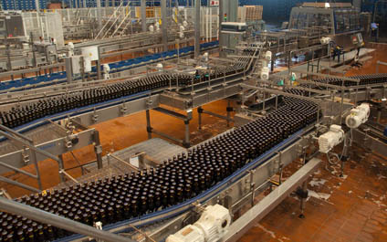 Polar paralizará dos plantas productoras de cerveza