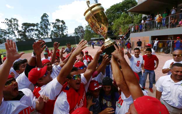 Socios de Vargas es el campeón de la Liga Venezolana de Softbol