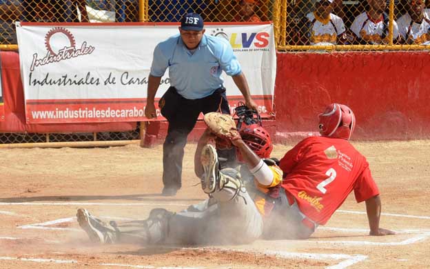 Brindan jornada médica a los abuelitos de “Los Años Dorados”