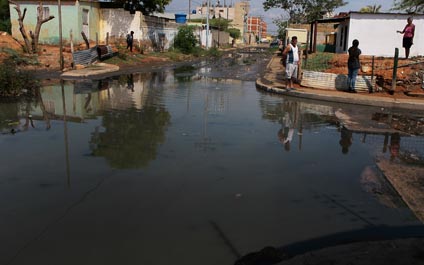 Barrio Los Pescadores está en riesgo de quedar bajo el agua