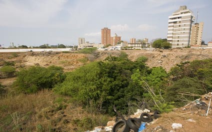 Preso el que lance basura en el Hueco coquivacoa