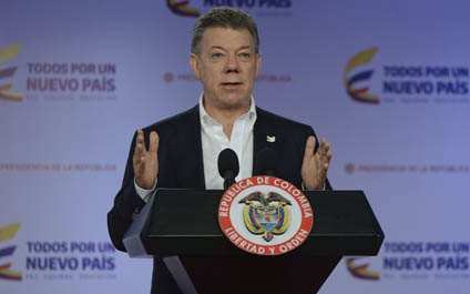 Santos dice que no ordenaría ataque contra jefe de FARC