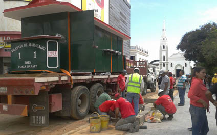 CRU instala quioscos en la Plaza Baralt