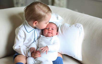 Duques denuncian acoso de los paparazzi a su hijo George
