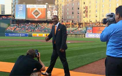 Melvin Mora es exaltado al Salón de la Fama de los Orioles de Baltimore