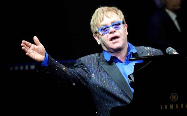 Elton John denunciará a medios franceses