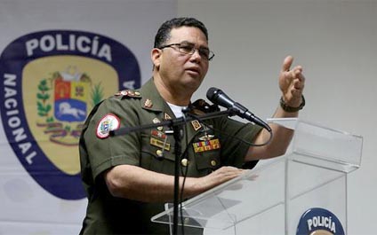 Ministro denuncia maleantes que operan por la web