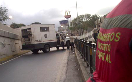 Mantienen rehenes en módulo de la PNB en Caracas